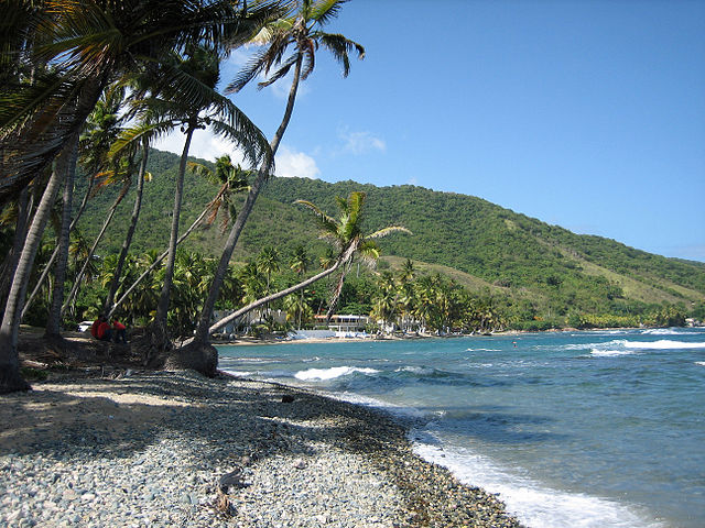 Coast scene in Patillas, Puerto Rico. Photo by Oquendo.
